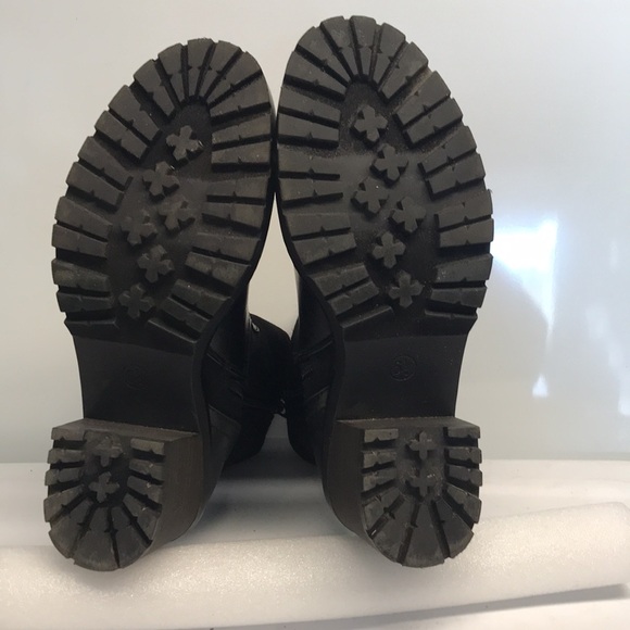 Universal Thread Black Mar-La Faux Fur Ankle Boots - Picture 6 of 8